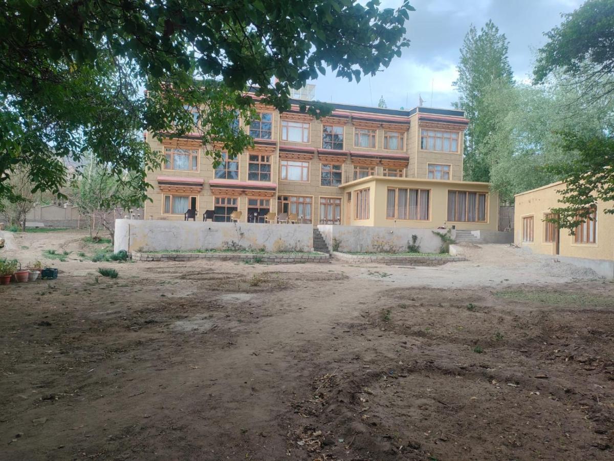 Hotel Alpine Ladakh Leh Dış mekan fotoğraf