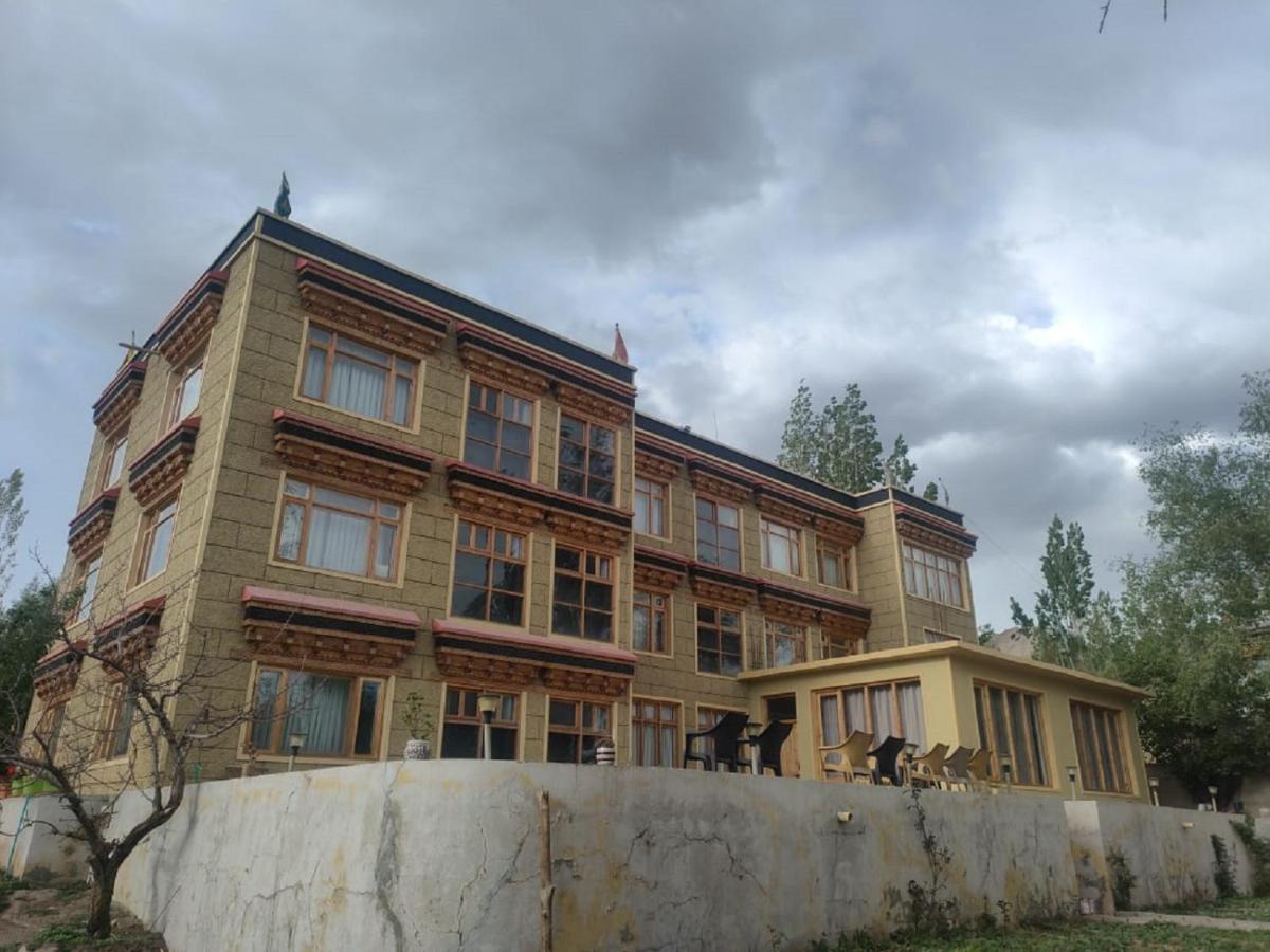 Hotel Alpine Ladakh Leh Dış mekan fotoğraf